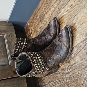 Old Gringo size 8 studded ankle boots